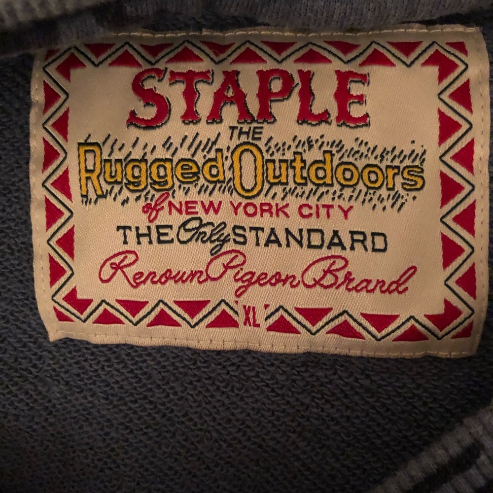 Staple Sweater - Picture 4 of 4